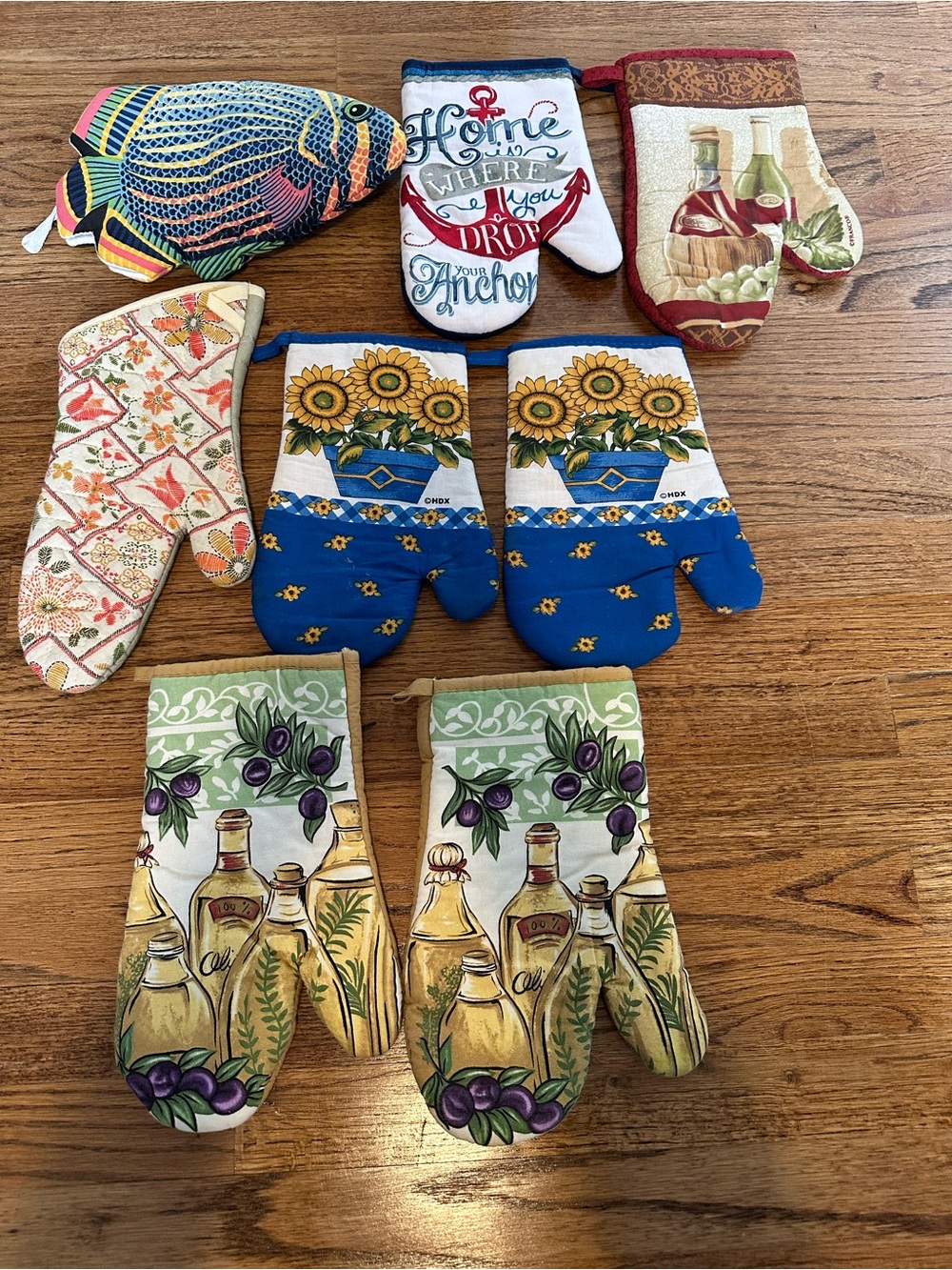8 Oven Mitts